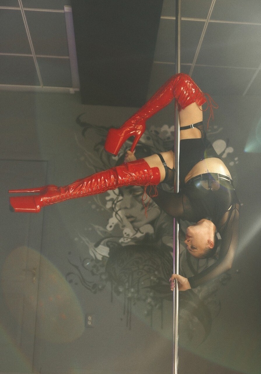 Ольга призёр и лауреат международных конкурсов по Exotic Pole Dance в Казахстане и России